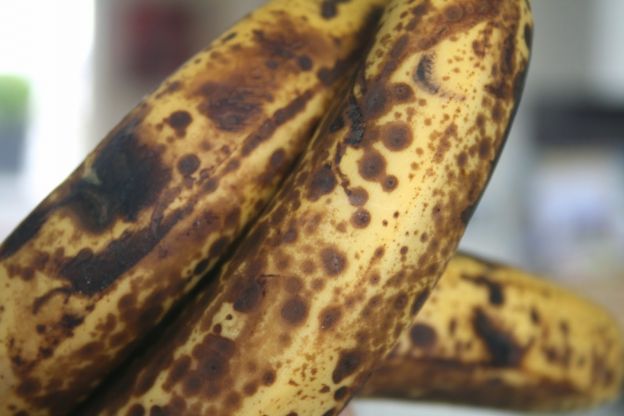 Beneficios de comer plátanos MUY maduros