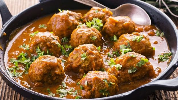 CROQUETAS DE ESPINACA Y QUESO CON PIÑONES