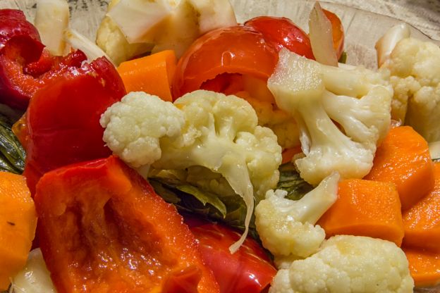 Prepara verduras en escabeche