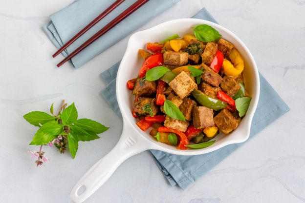 Wok de verduras con tofu y jengibre