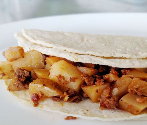 tacos de papa con chorizo