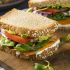 Sándwiches: llena de vegetales y unta con aguacate o hummus