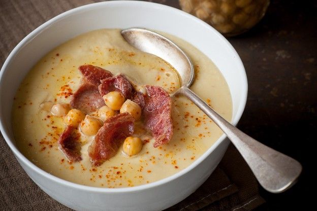 Sopa de garbanzos y jamón