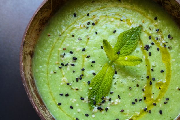 Sopa de pepino con menta