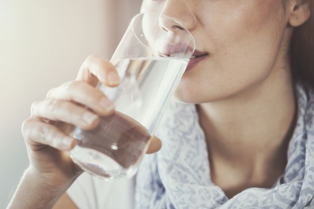 ¿Estás bebiendo suficiente agua al día?