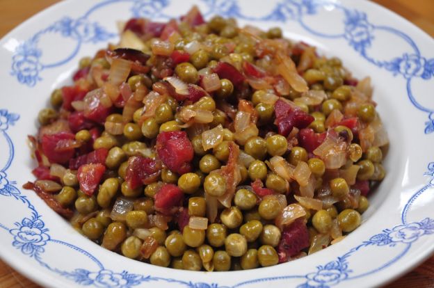 17.- guisantes con jamón