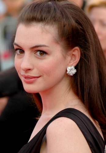 ANNE HATHAWAY