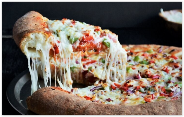 99. Pizza con el borde relleno