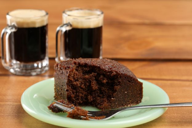 Tarta de chocolate y c erveza oscura