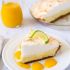 Pie de limón con coulis de mango