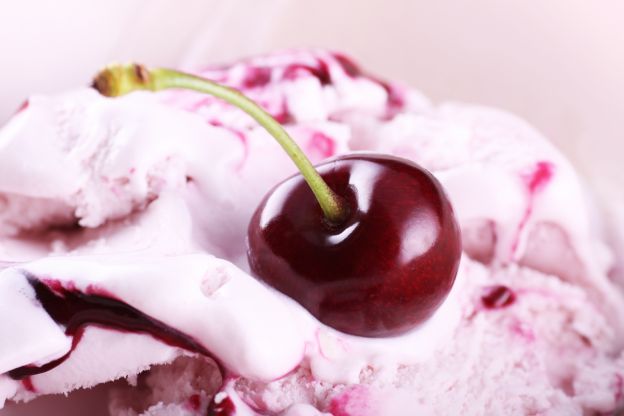 Helado casero de frutos rojos