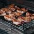 Puedes poner la carne en cualquier parte del asador