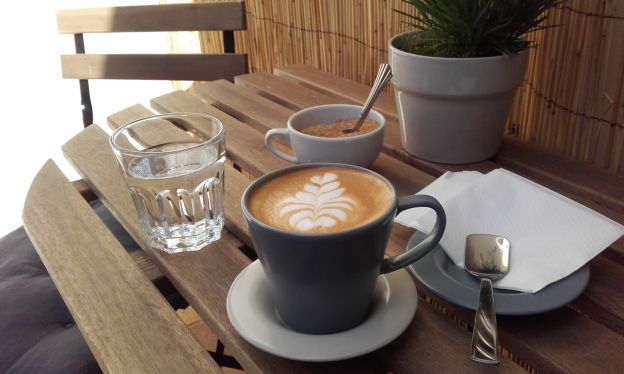 Cómo debe servirse el café