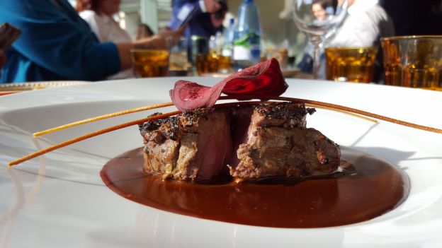 Filete a la pimienta en salsa de chocolate