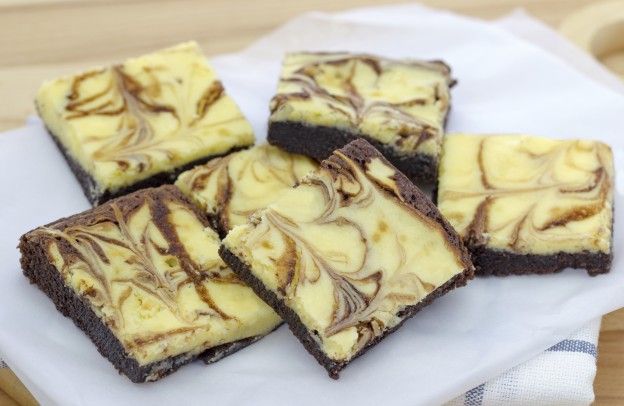 11. Brownie de Cheesecake swirl