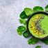 Smoothie verde de manzana con espinaca