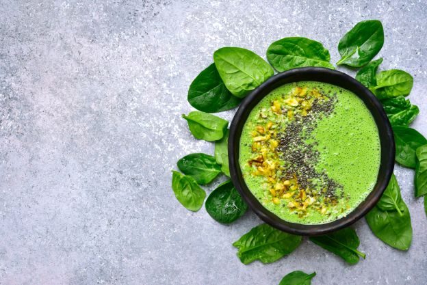 Smoothie verde de manzana con espinaca