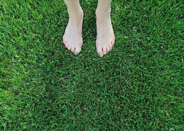 Tienes los pies en el suelo