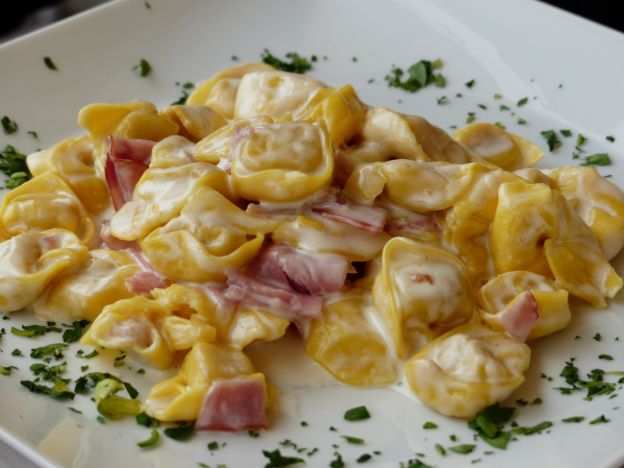 Tortellinis con salchichas