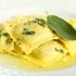 Raviolis con ricota, salvia y albahaca