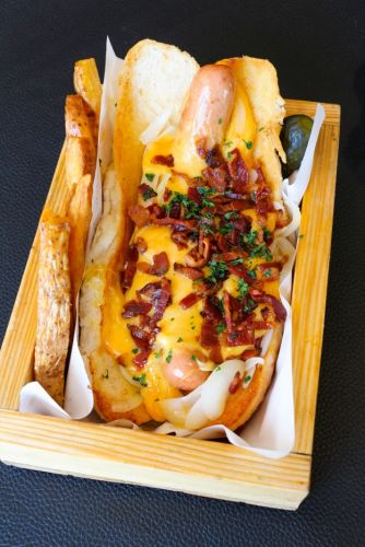 Queso Cheddar y trocitos de beicon