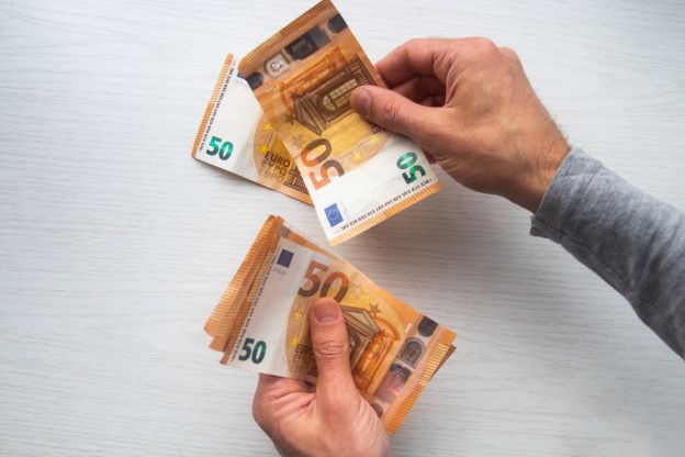 ¿Cuánto gana un empleado?