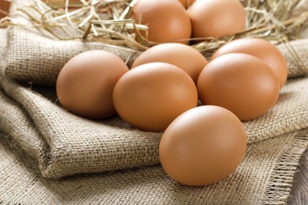 3. Sacar los huevos de la nevera