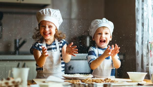 Niños en la cocina