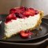 Cheesecake con fresas y frambuesas