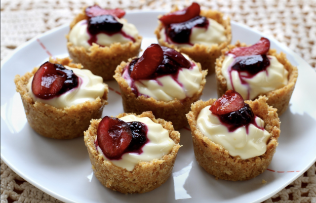 Cestos de cereza con crema pastelera