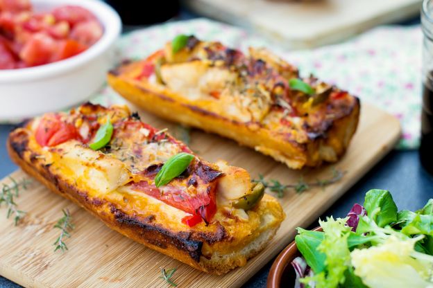 Tostadas de pollo gratinadas