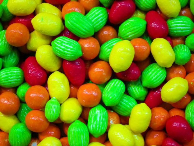 37. Chicles pica-pica de frutas