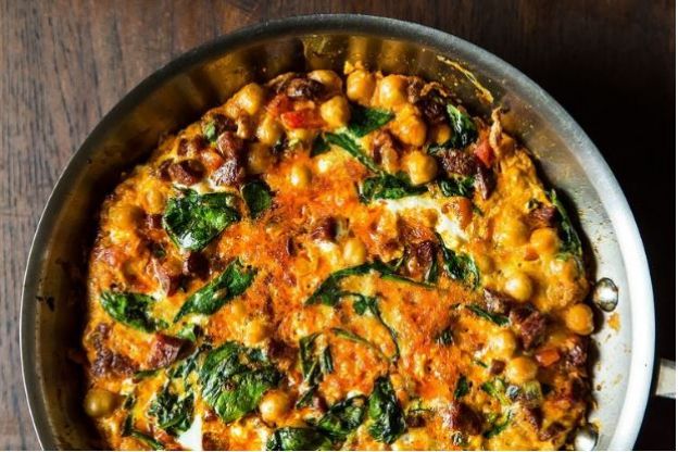 Fritatta de chorizo, garbanzos y espinaca