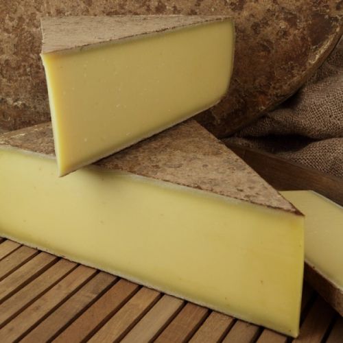 Comté y vino amarillo