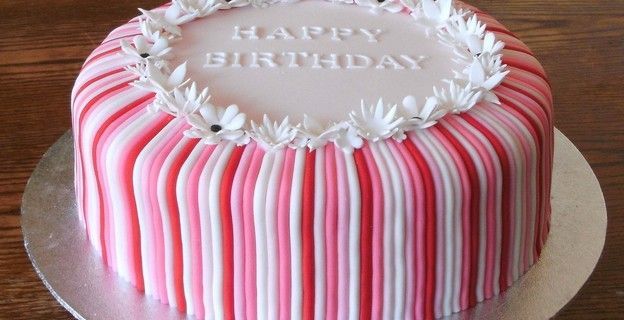 Striped cake de cumpleaños
