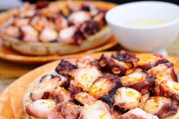 Pulpo con pimentón dulce