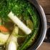 Caldo de verduras de aprovechamiento