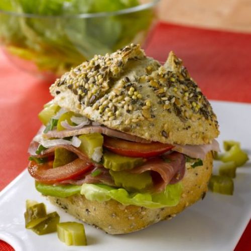 Sándwich de jamón y verduras