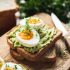 Tostada de huevo y aguacate