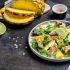 Ensalada de pollo con piña y aguacate