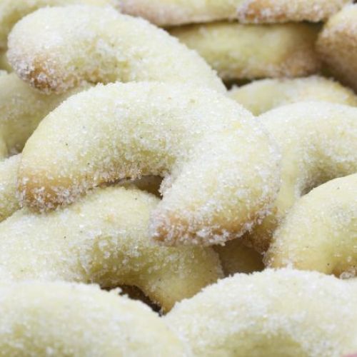 Cuernitos de mazapán