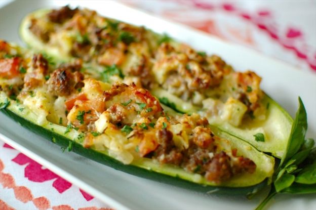 Calabacín relleno de arroz y carne