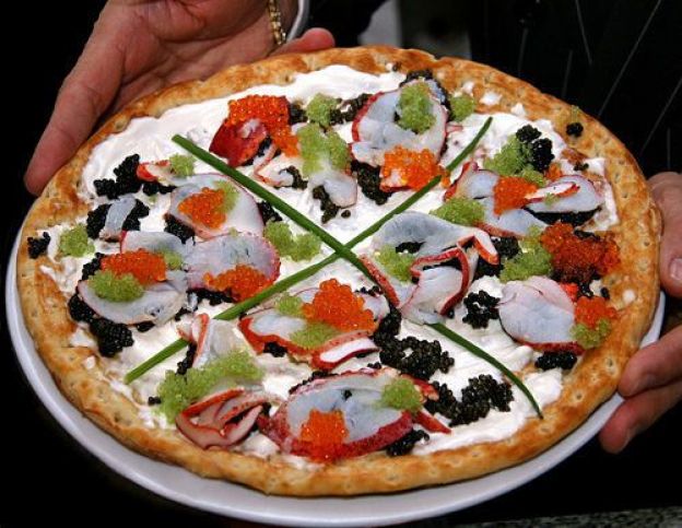 Pizza de caviar y langosta