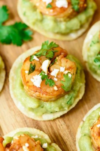 Canapés de guacamole y gambas Piri Piri