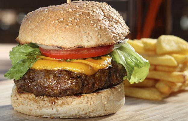 Hamburguesa con patatas