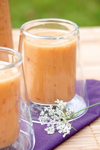 1) Smoothie de melocotón y leche de coco