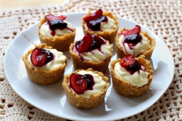 Mini cheesecakes de cereza