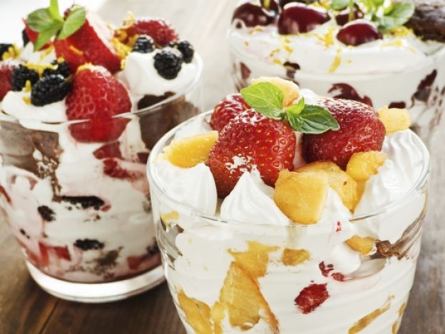 Parfait de yogur con frutas