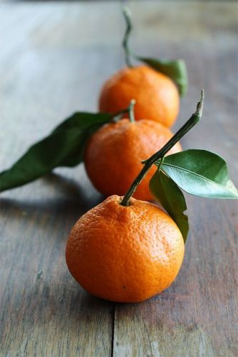 Naranja y laurel: Dientes blancos