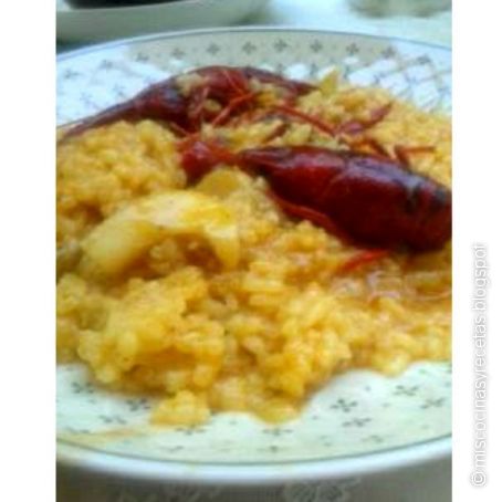 Arroz caldoso con cangrejo de río y sepia